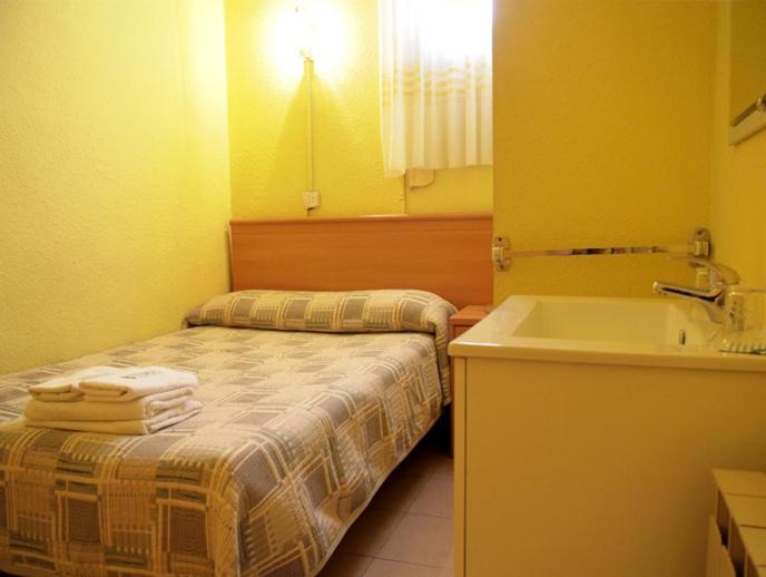 Hostal Delfos Barcelona Pokój zdjęcie