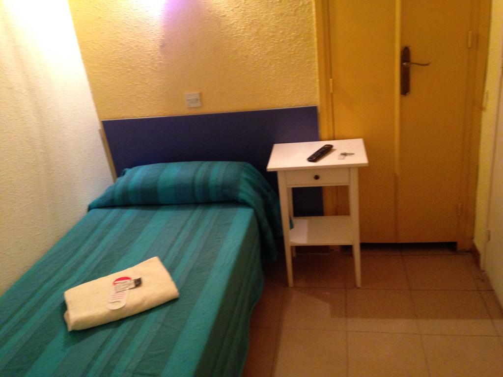 Hostal Delfos Barcelona Zewnętrze zdjęcie